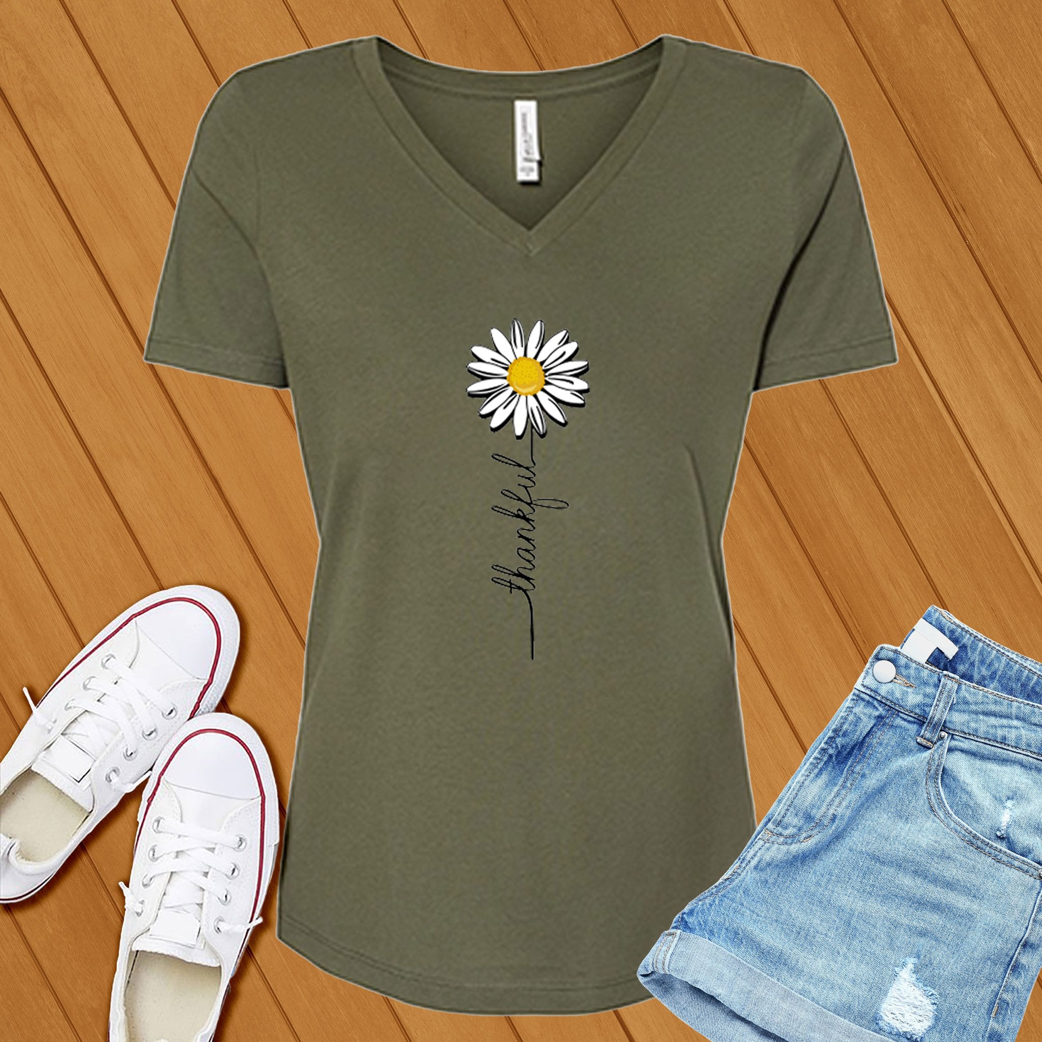 Thankful Daisy V-Neck - Love Tees